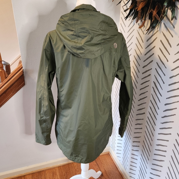 Marmot Women's Green Waterproof Jacket - Picture 4 of 15